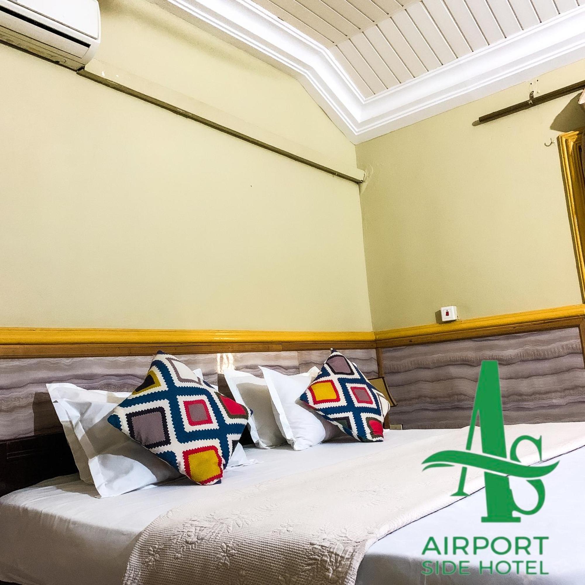 Airport Side Hotel Акра Екстериор снимка